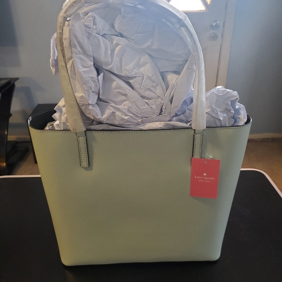 Kate Spade - Picture 3 of 6